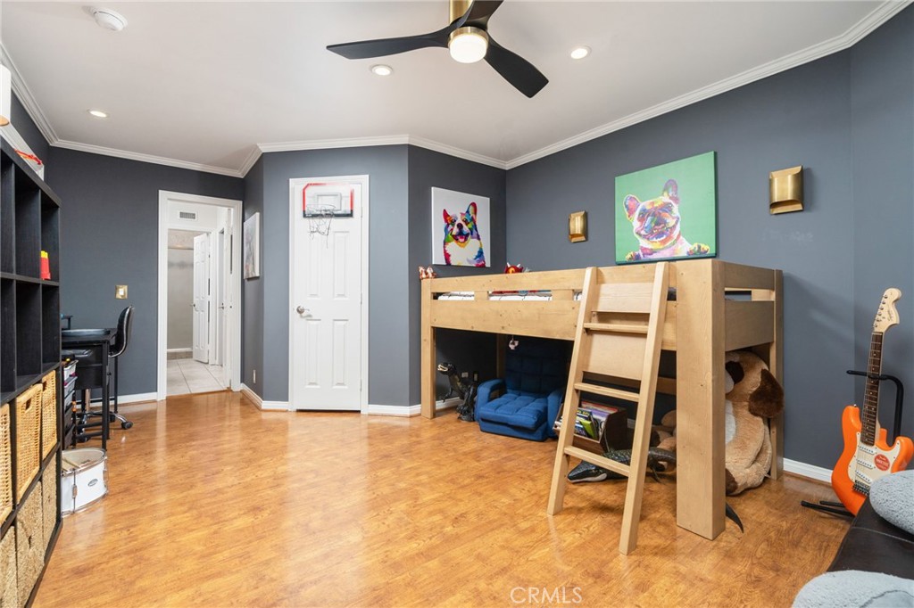 280 E Miramar