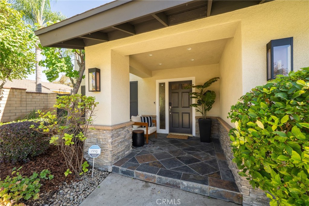 280 E Miramar