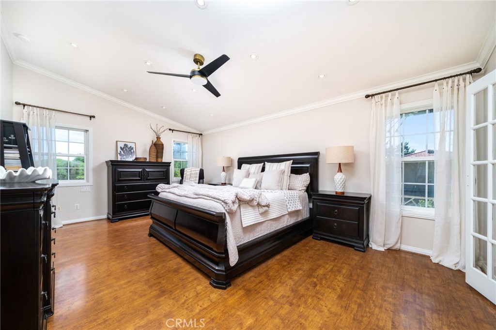 280 E Miramar