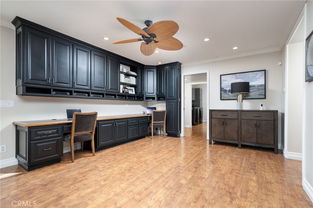 280 E Miramar
