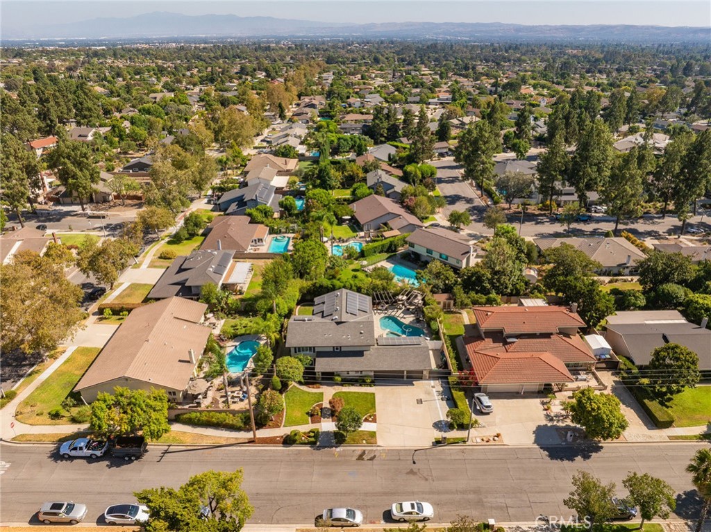 280 E Miramar