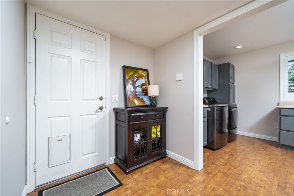 280 E Miramar