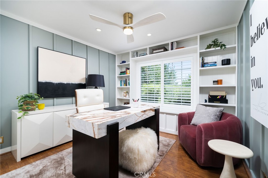 280 E Miramar