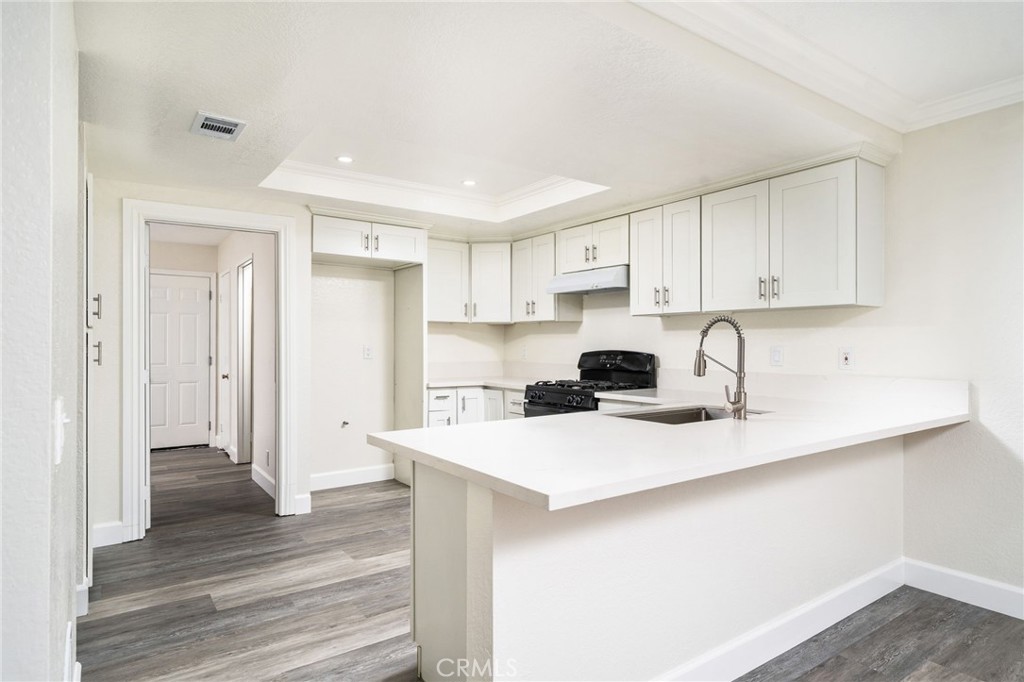 6864 Woodcrest