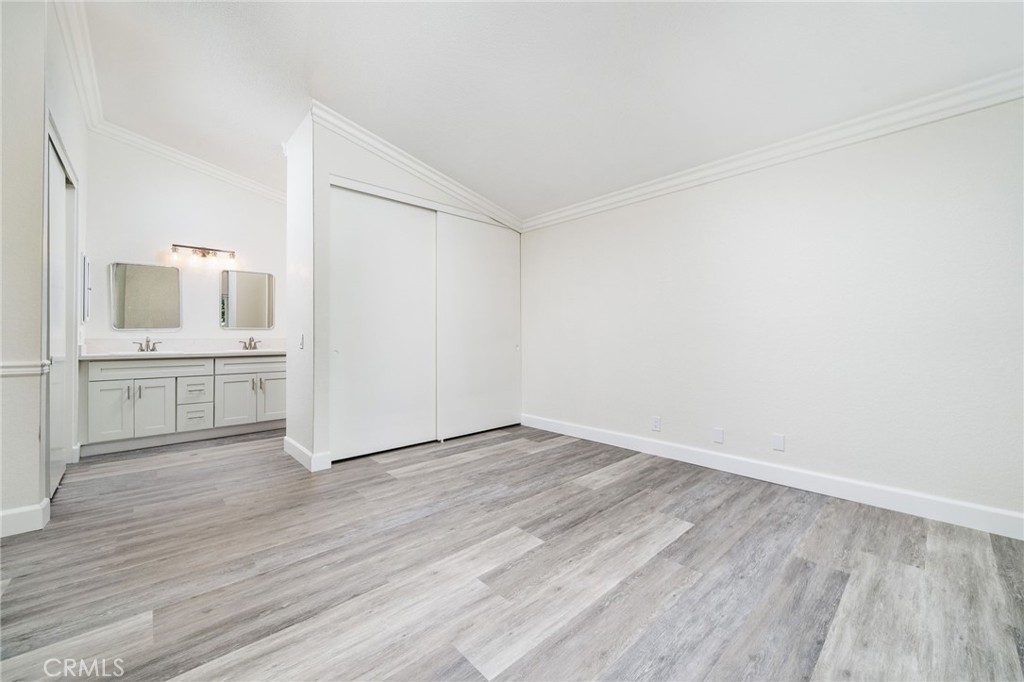 6864 Woodcrest