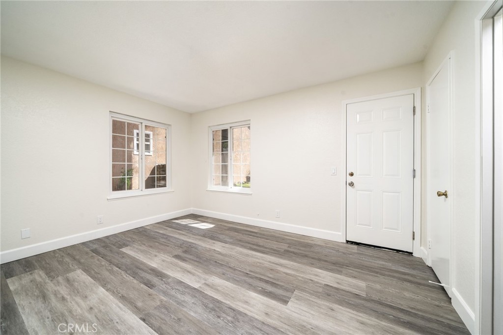 6864 Woodcrest