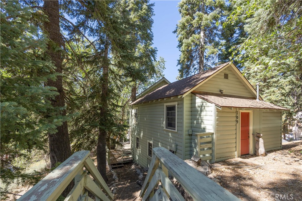 709 Ridge