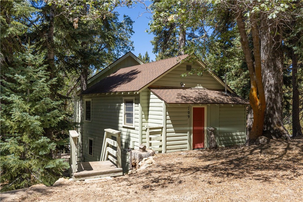 709 Ridge