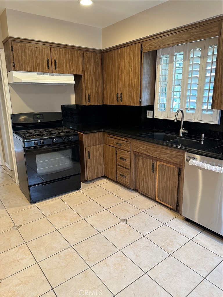 749 N Aguirre Avenue