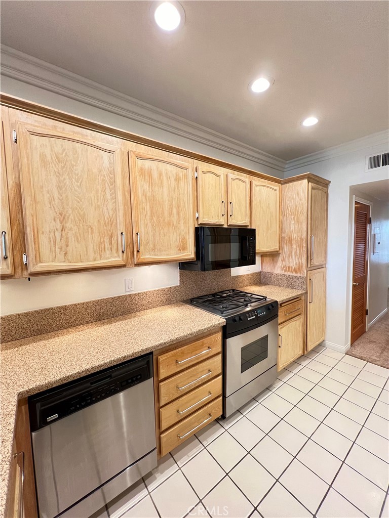 2600 E 20th Street 206A