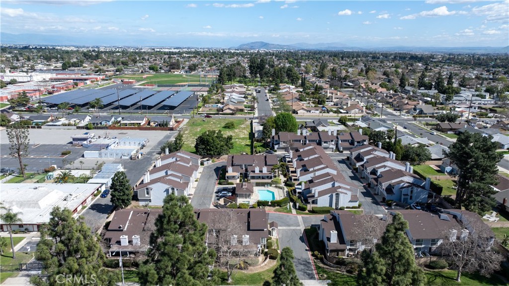 2003 S Mountain Avenue 5