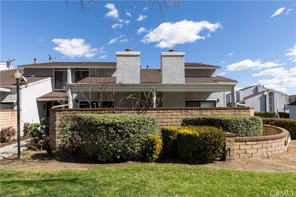 2003 S Mountain Avenue 5