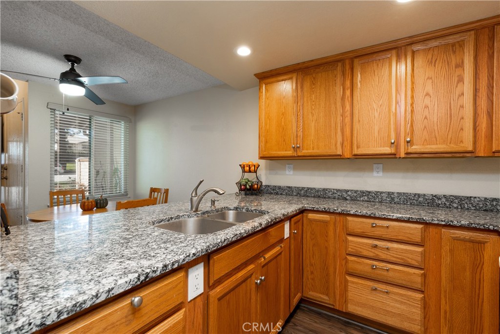 2003 S Mountain Avenue 5