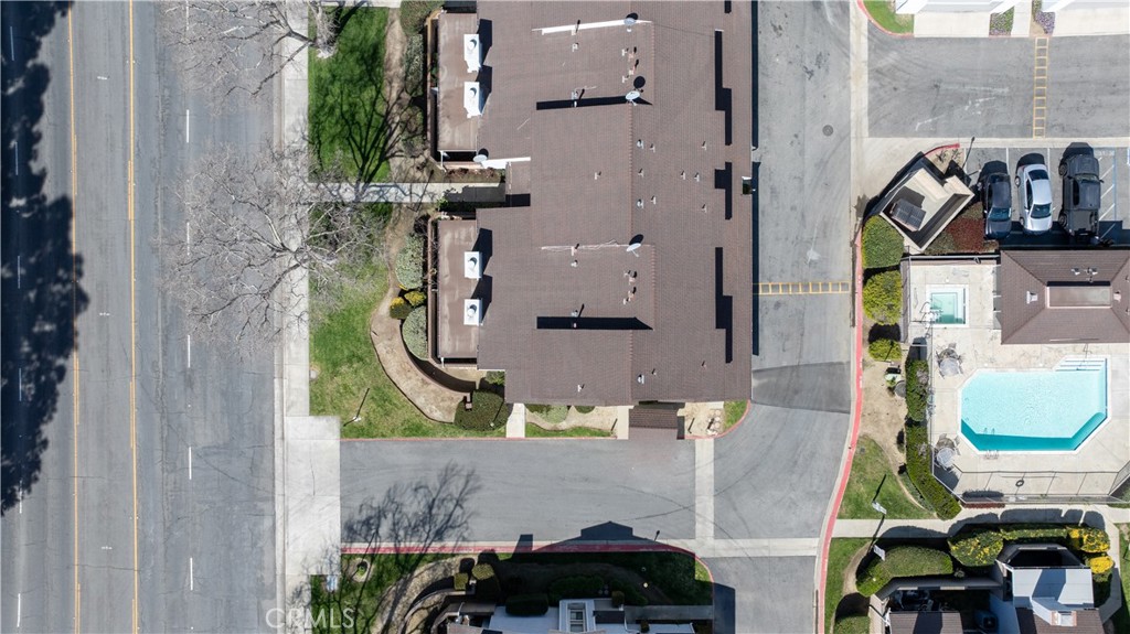 2003 S Mountain Avenue 5