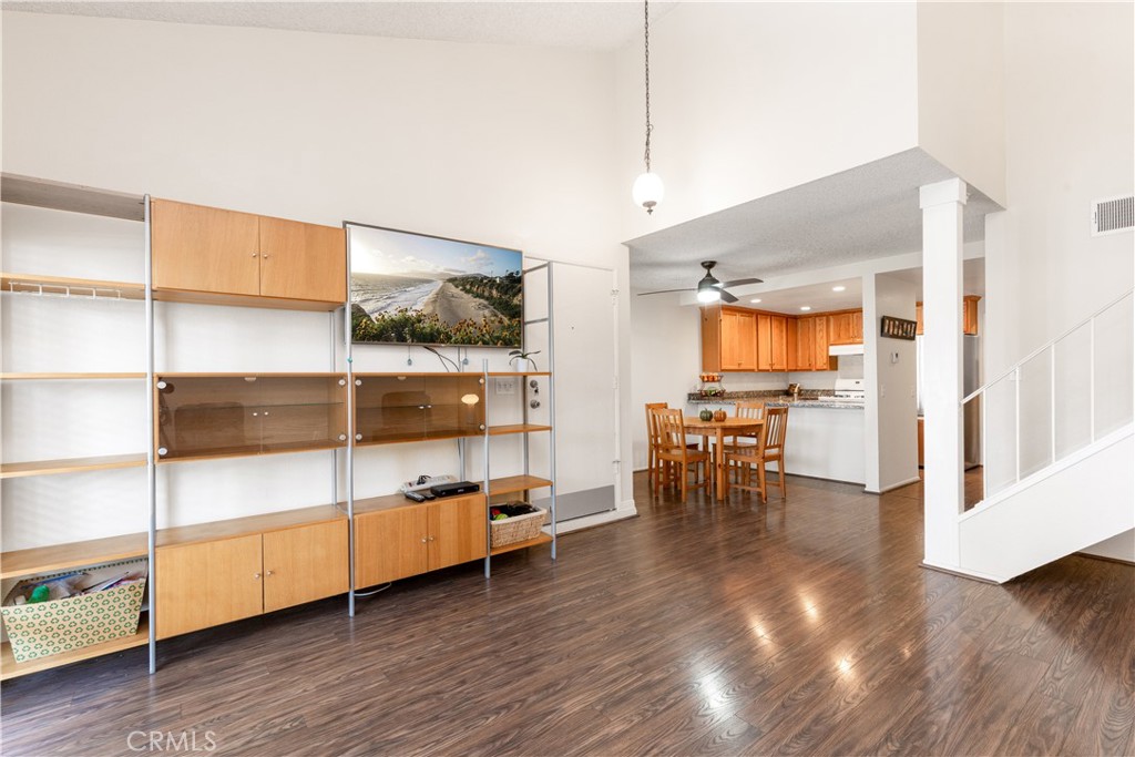 2003 S Mountain Avenue 5