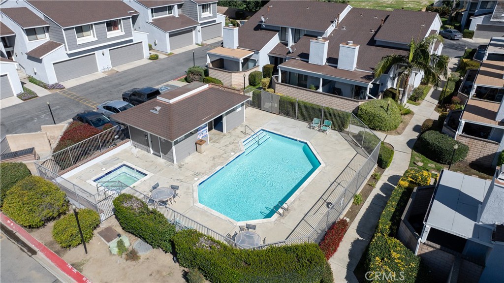 2003 S Mountain Avenue 5