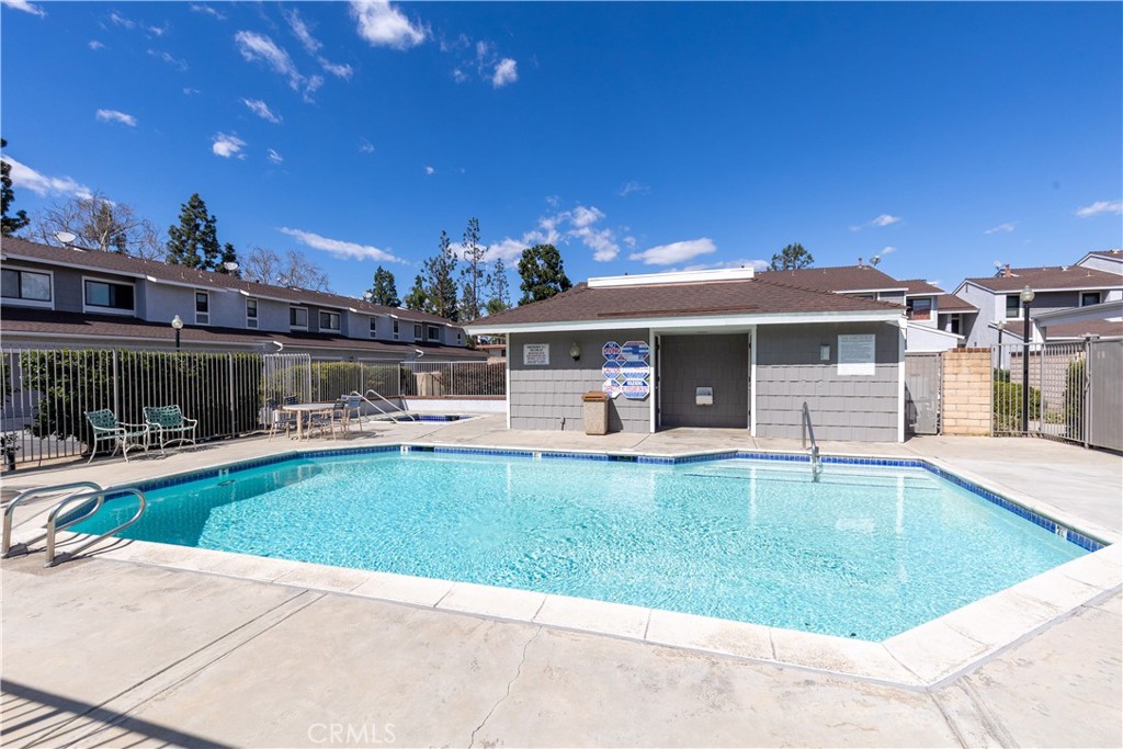 2003 S Mountain Avenue 5