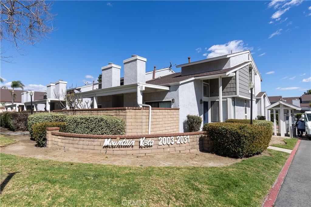 2003 S Mountain Avenue 5