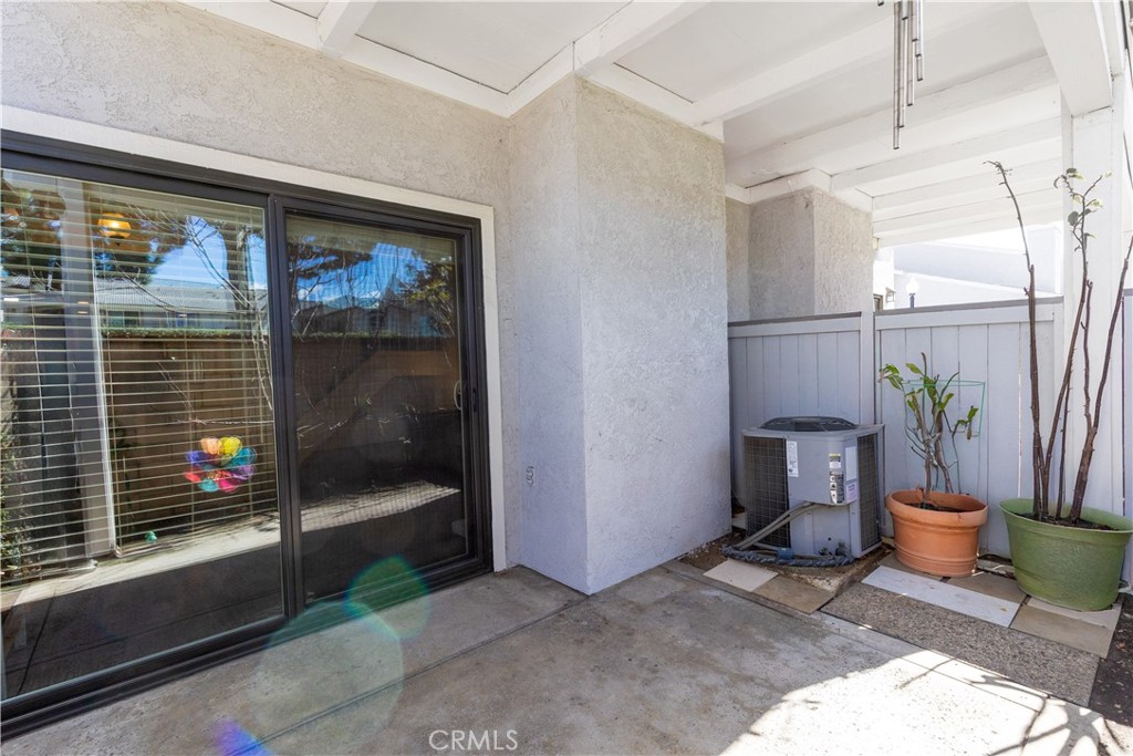 2003 S Mountain Avenue 5