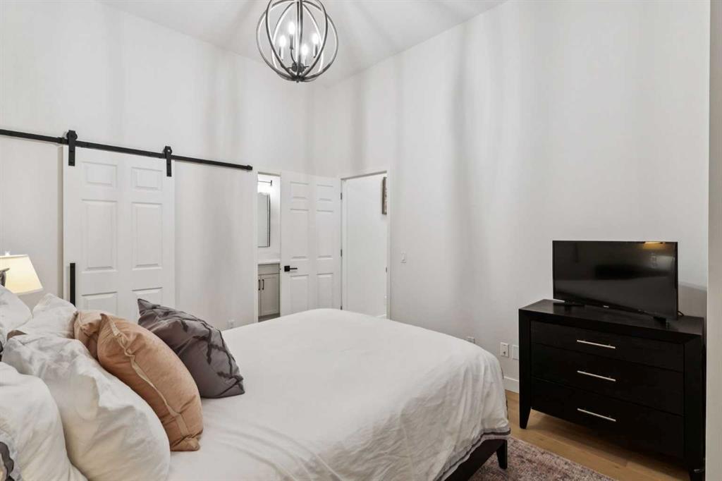 881 15 Avenue SW Unit: 207