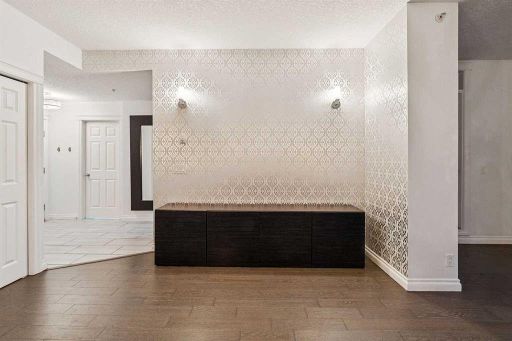 990 Centre Avenue NE Unit: 232