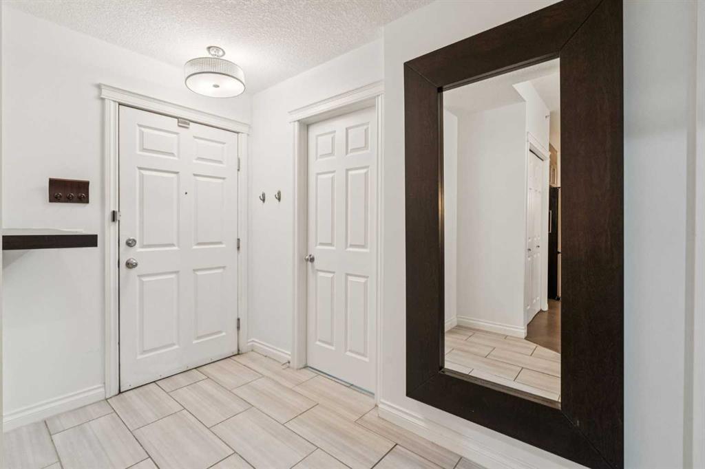 990 Centre Avenue NE Unit: 232