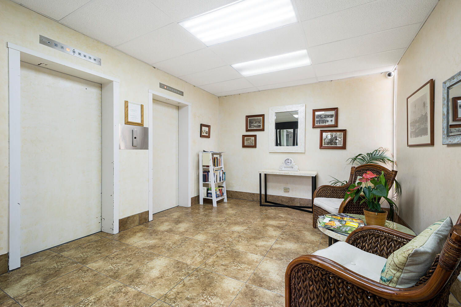 75-5782 KUAKINI HIGHWAY 601