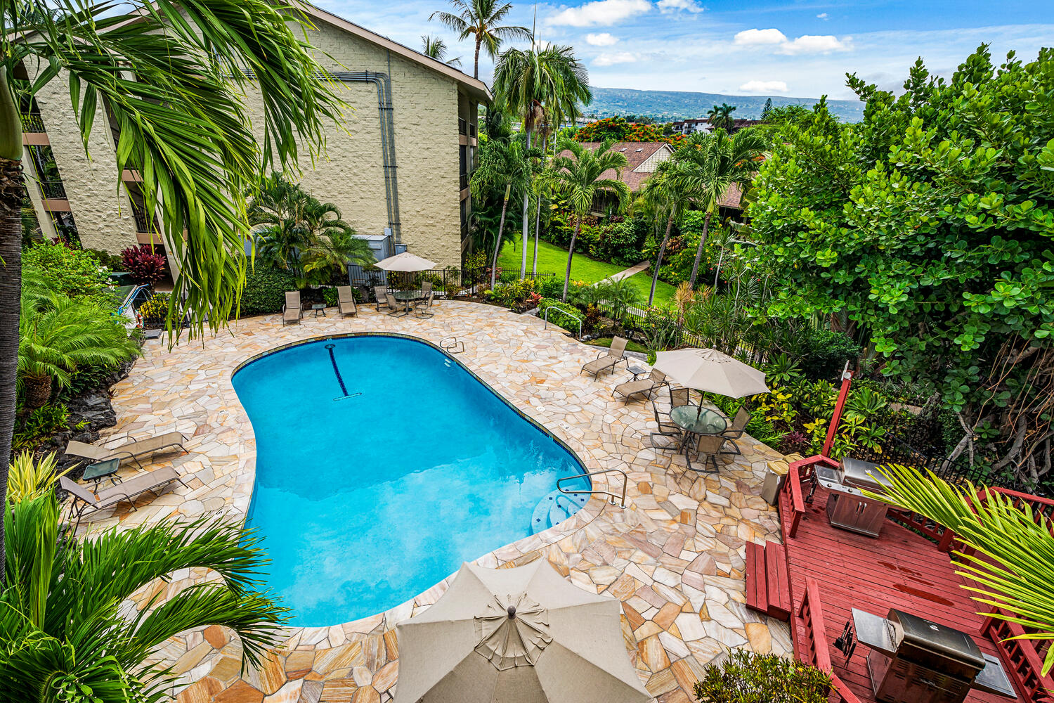 75-5681 KUAKINI HWY 215