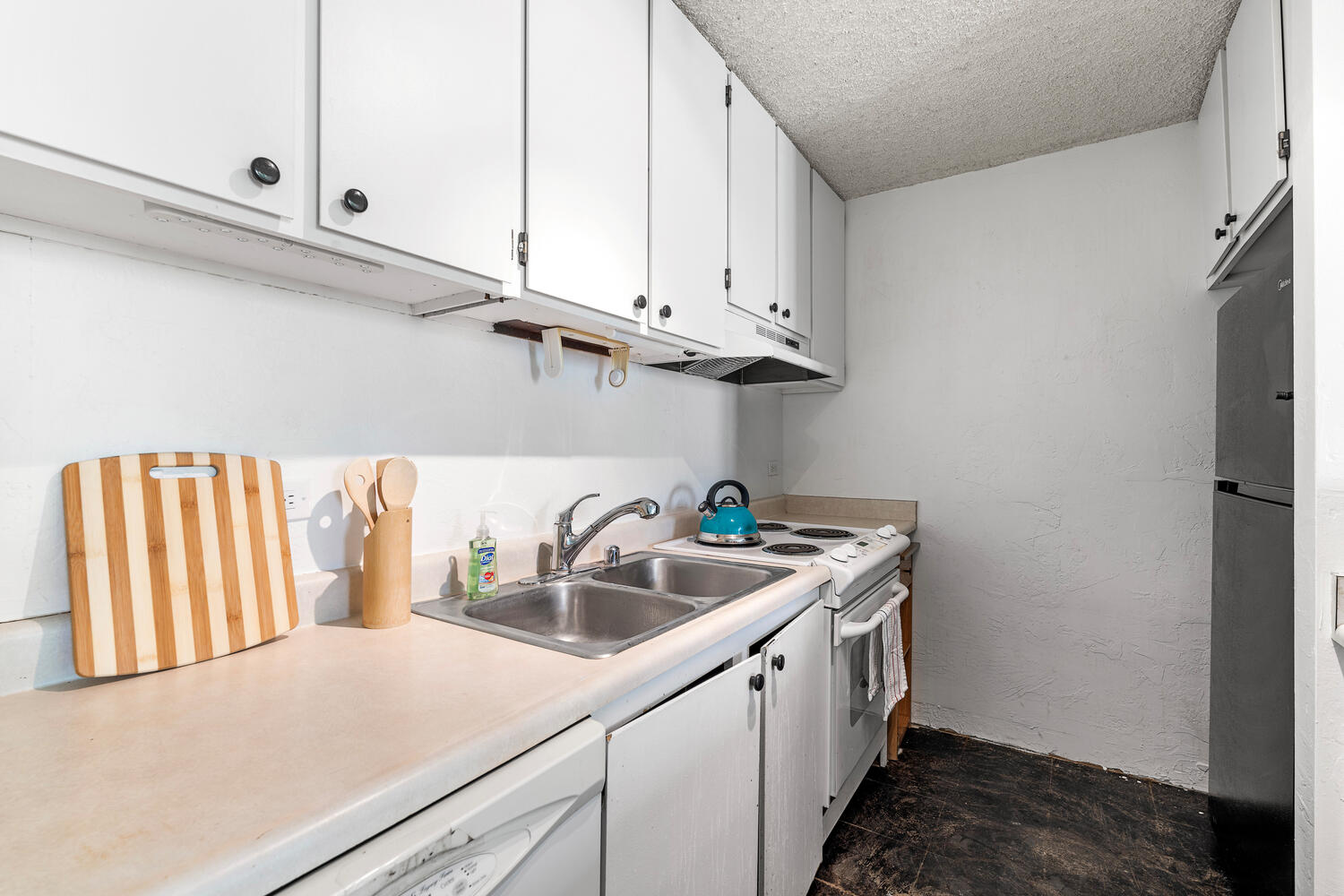 75-5681 KUAKINI HWY 215