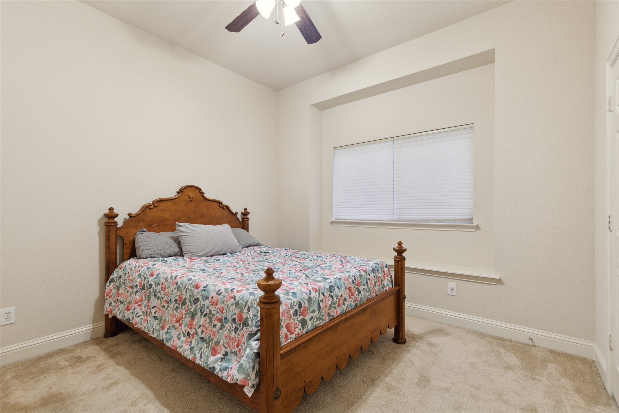 3048 Nadar