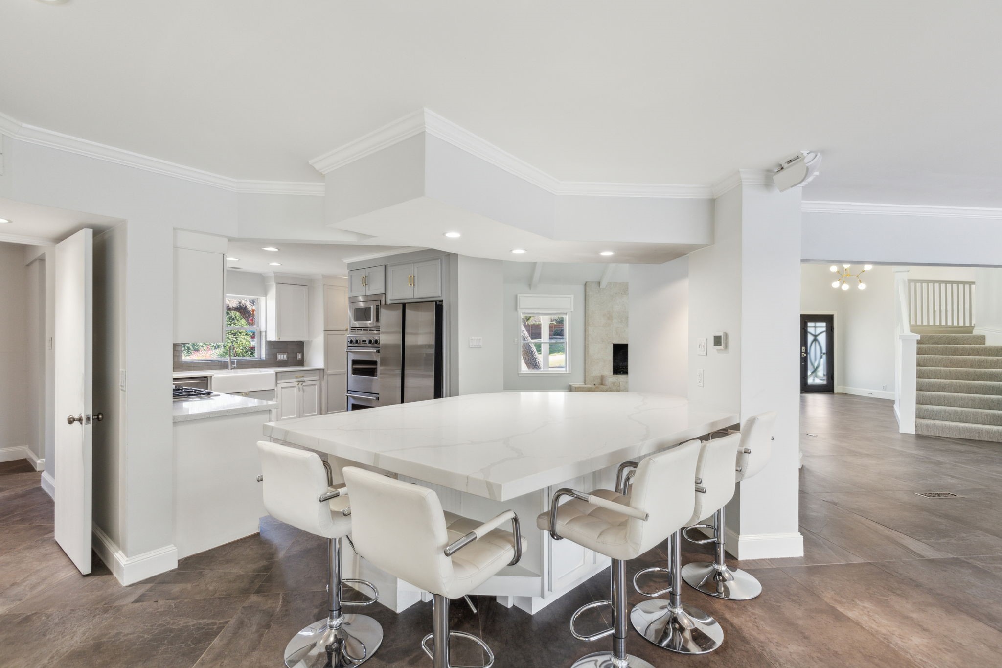 6121 Shadycliff Drive