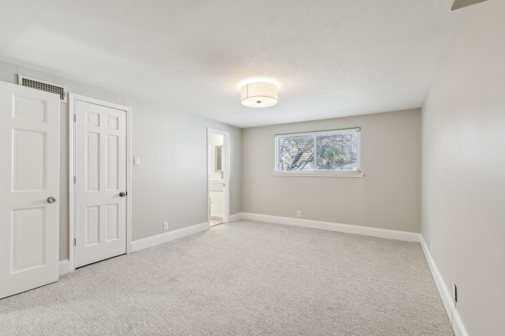 6121 Shadycliff Drive