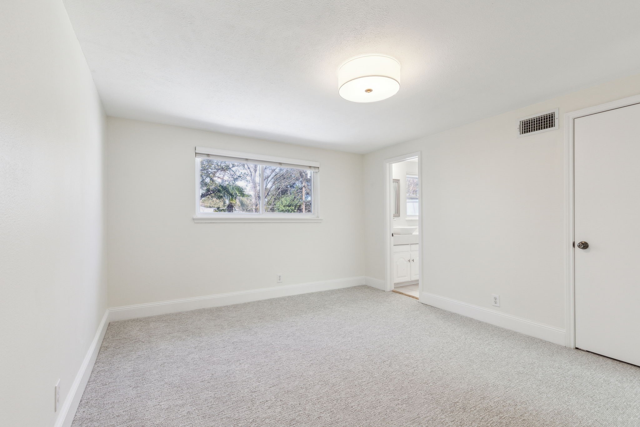 6121 Shadycliff Drive