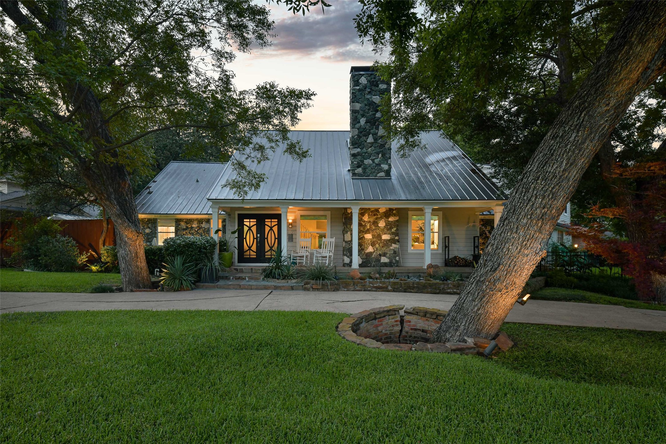 6121 Shadycliff Drive