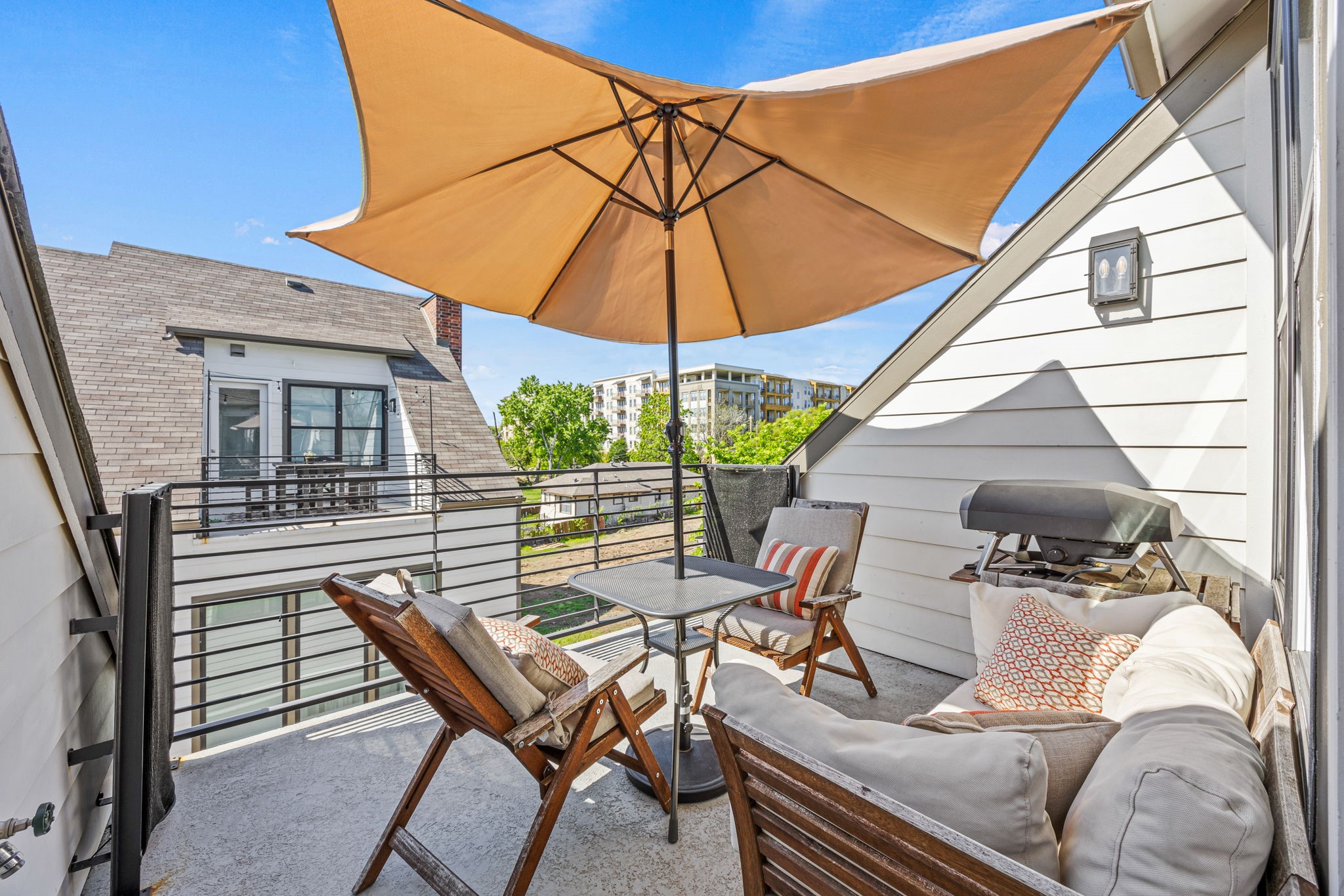 107 E Chester Court