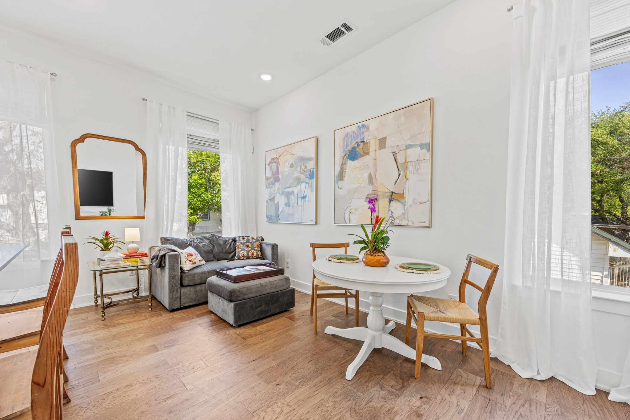 107 E Chester Court
