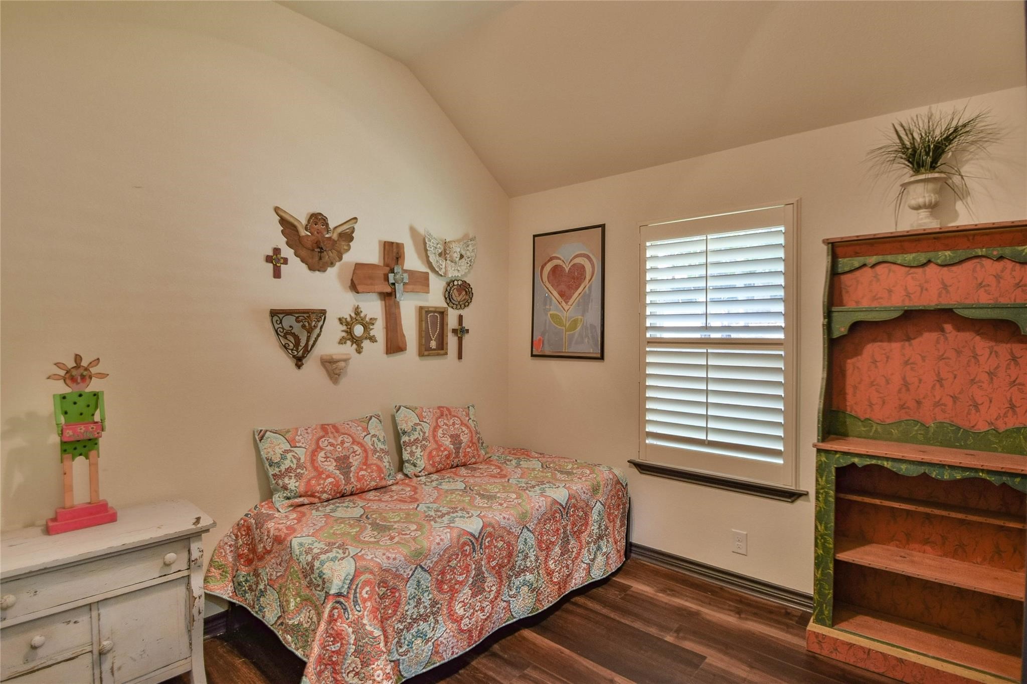 8605 Calviton Court