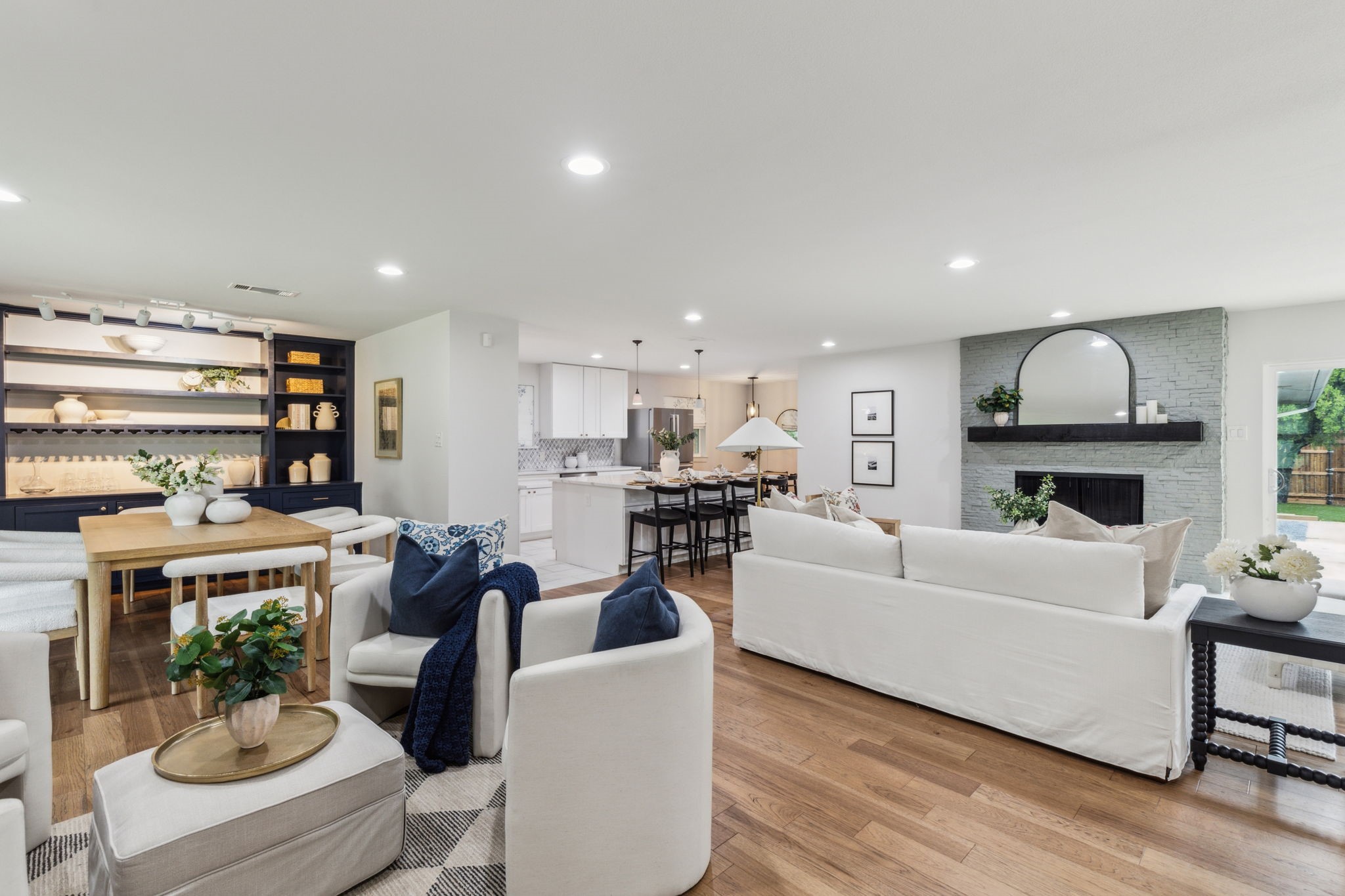 5625 Ledgestone Drive
