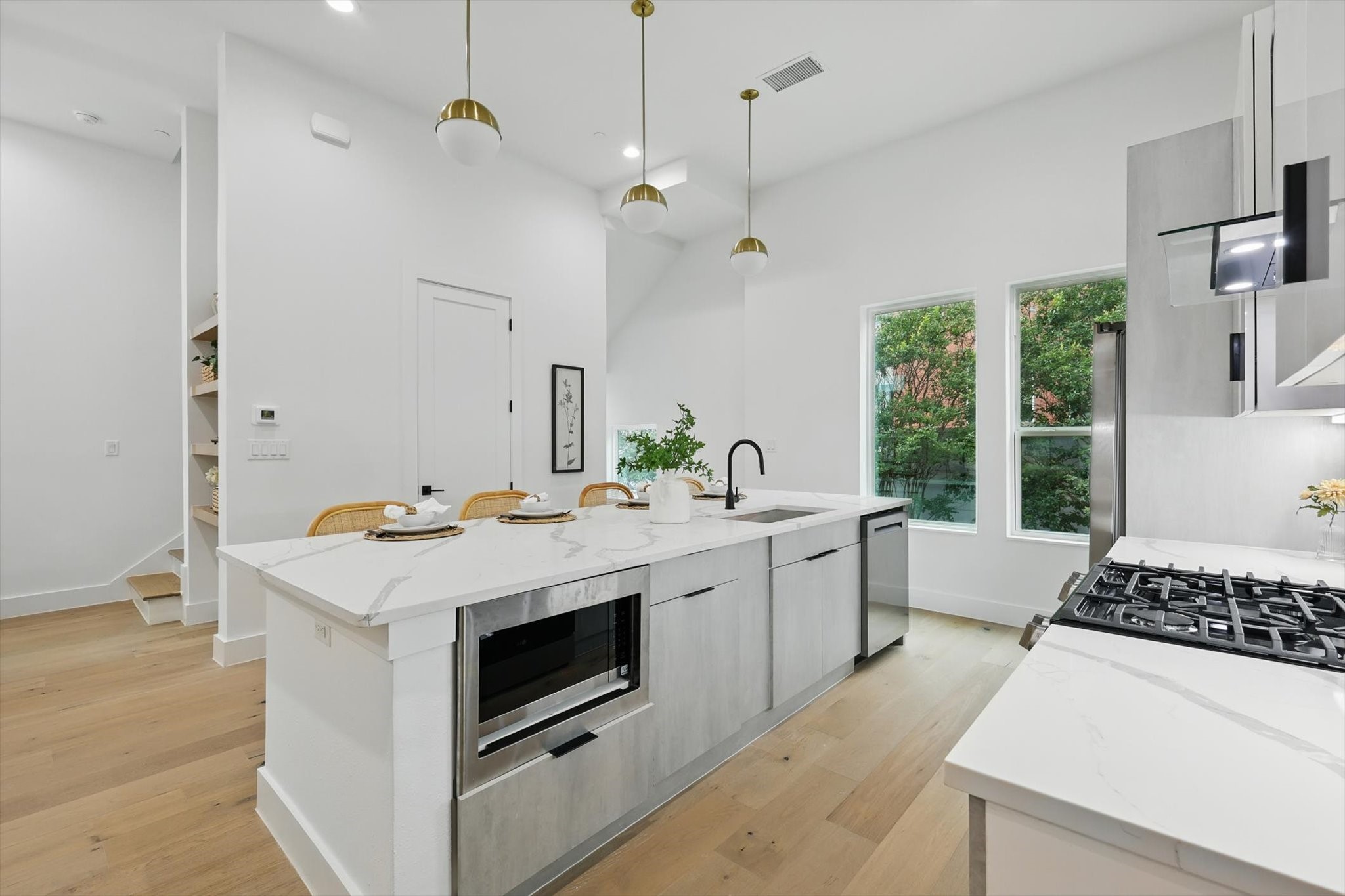 4208 Live Oak Street 105