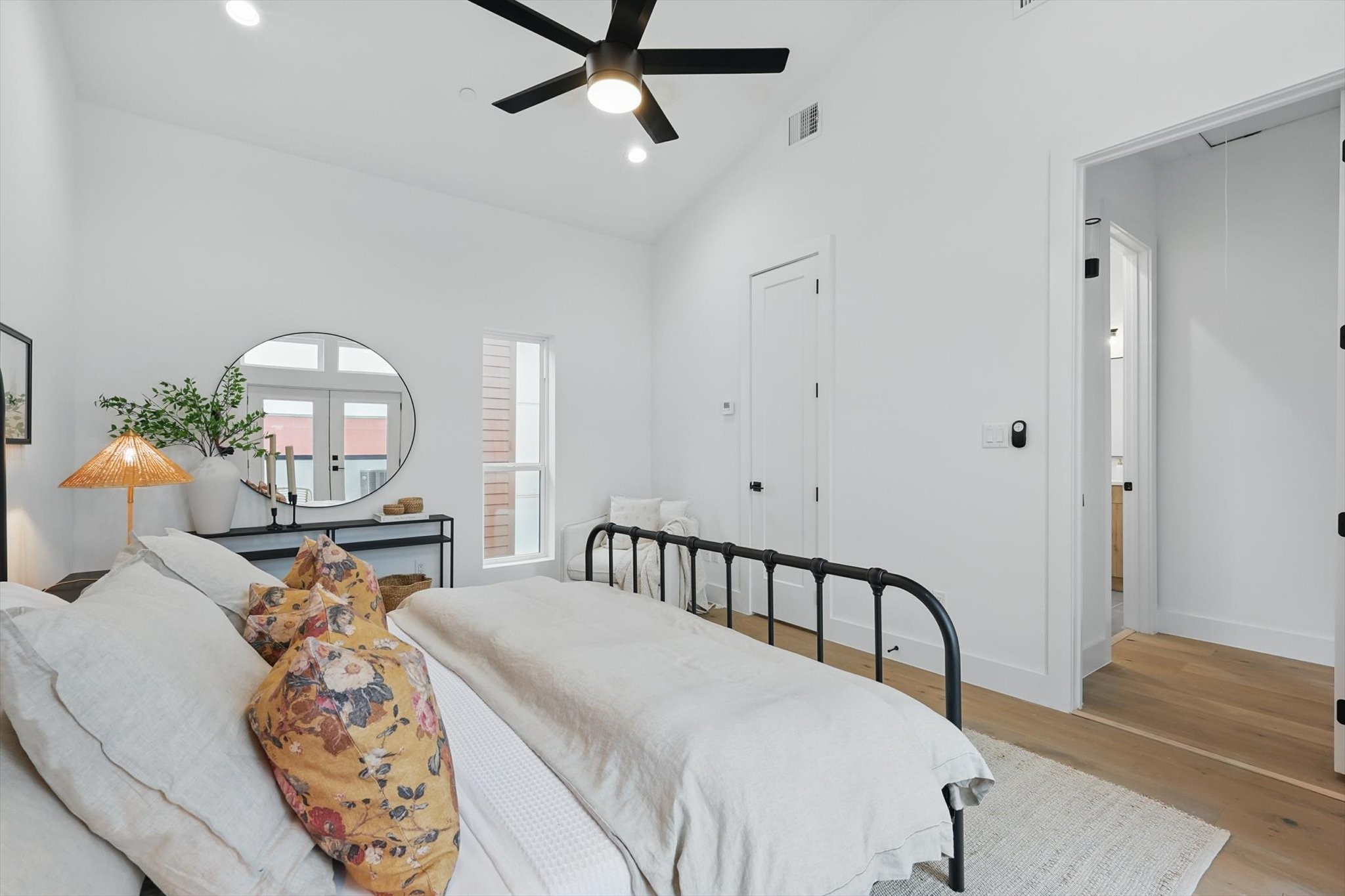 4208 Live Oak Street 105