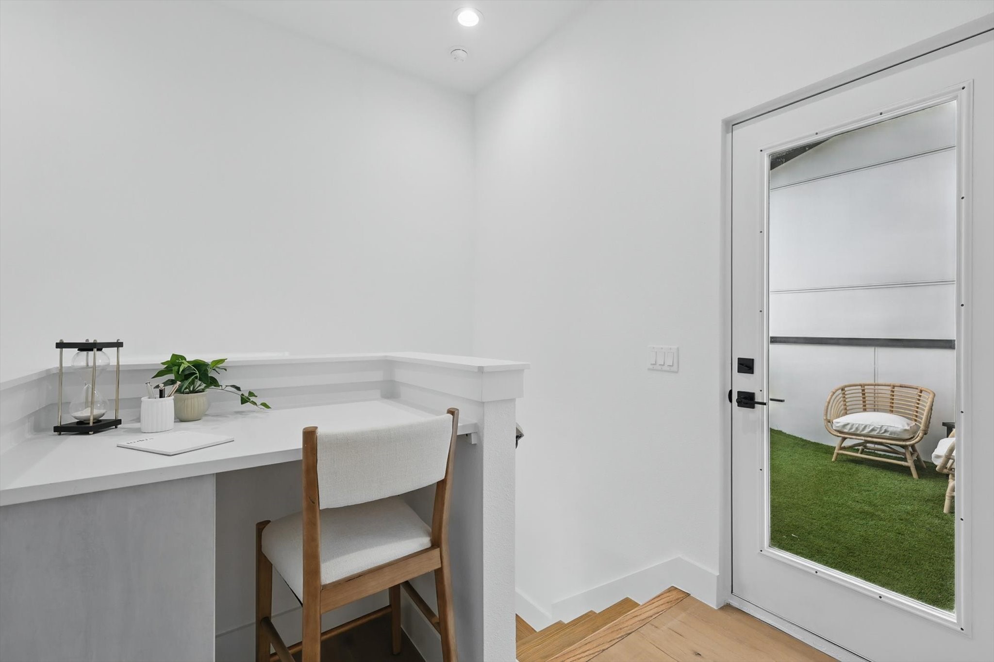 4208 Live Oak Street 105