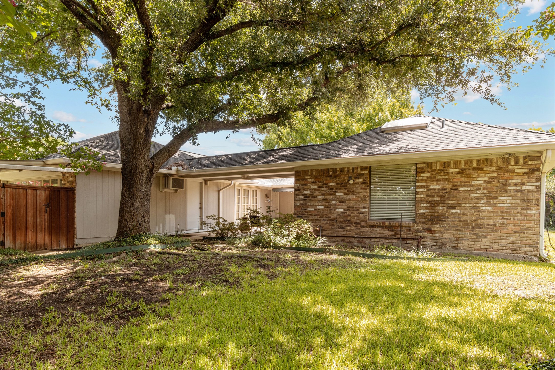 10009 Apple Creek Drive