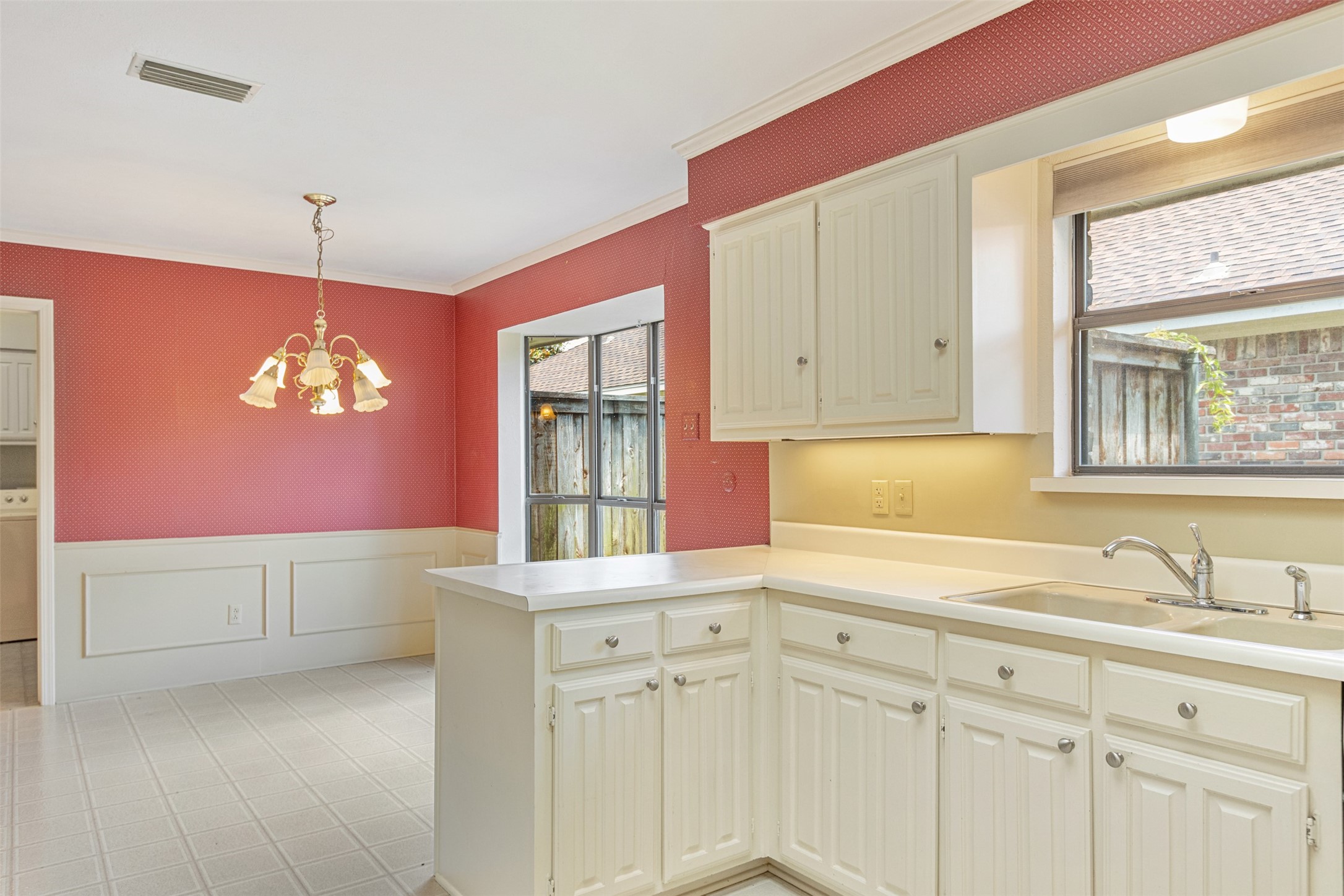 10009 Apple Creek Drive
