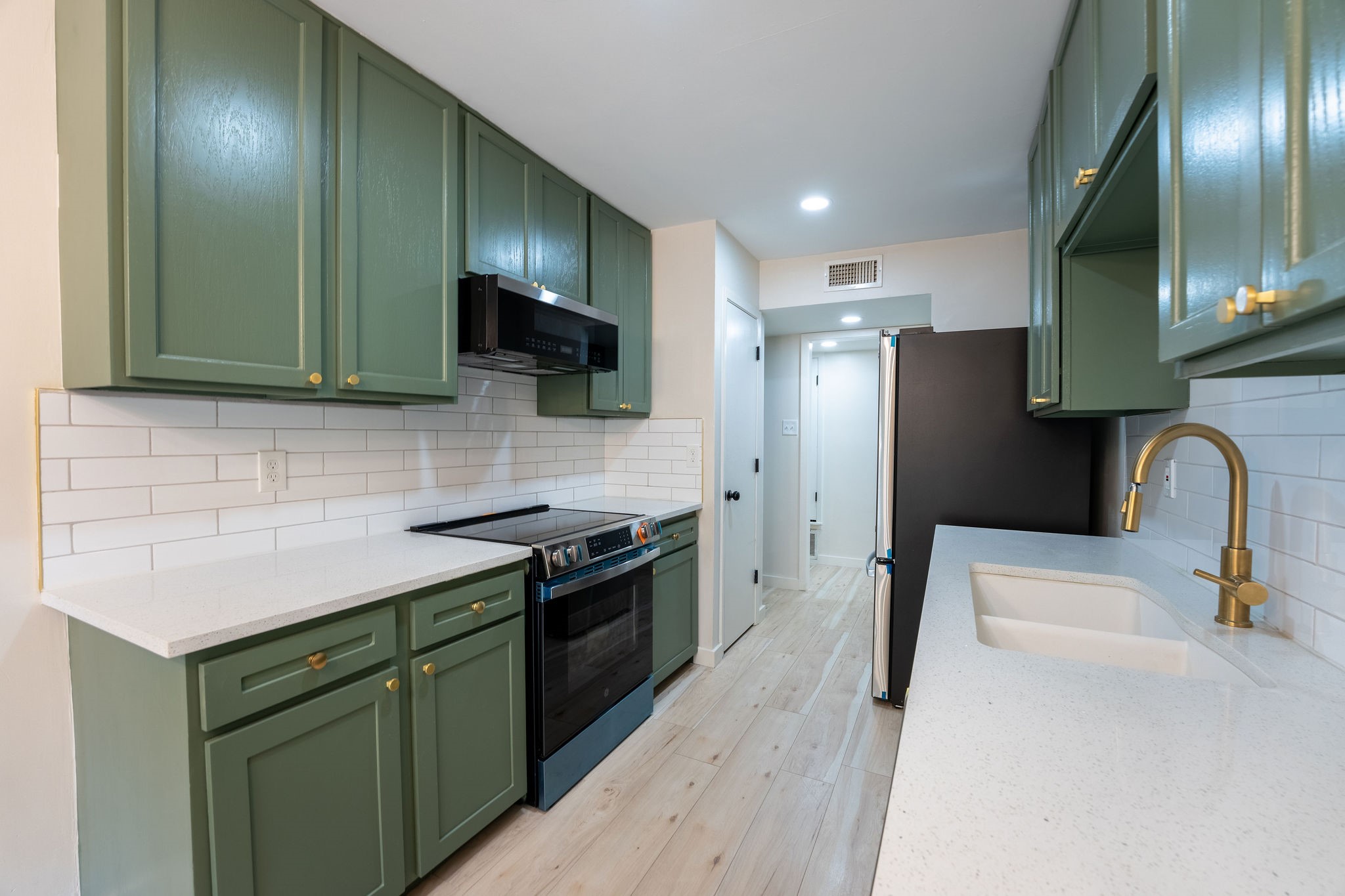 3806 Wooddale Court