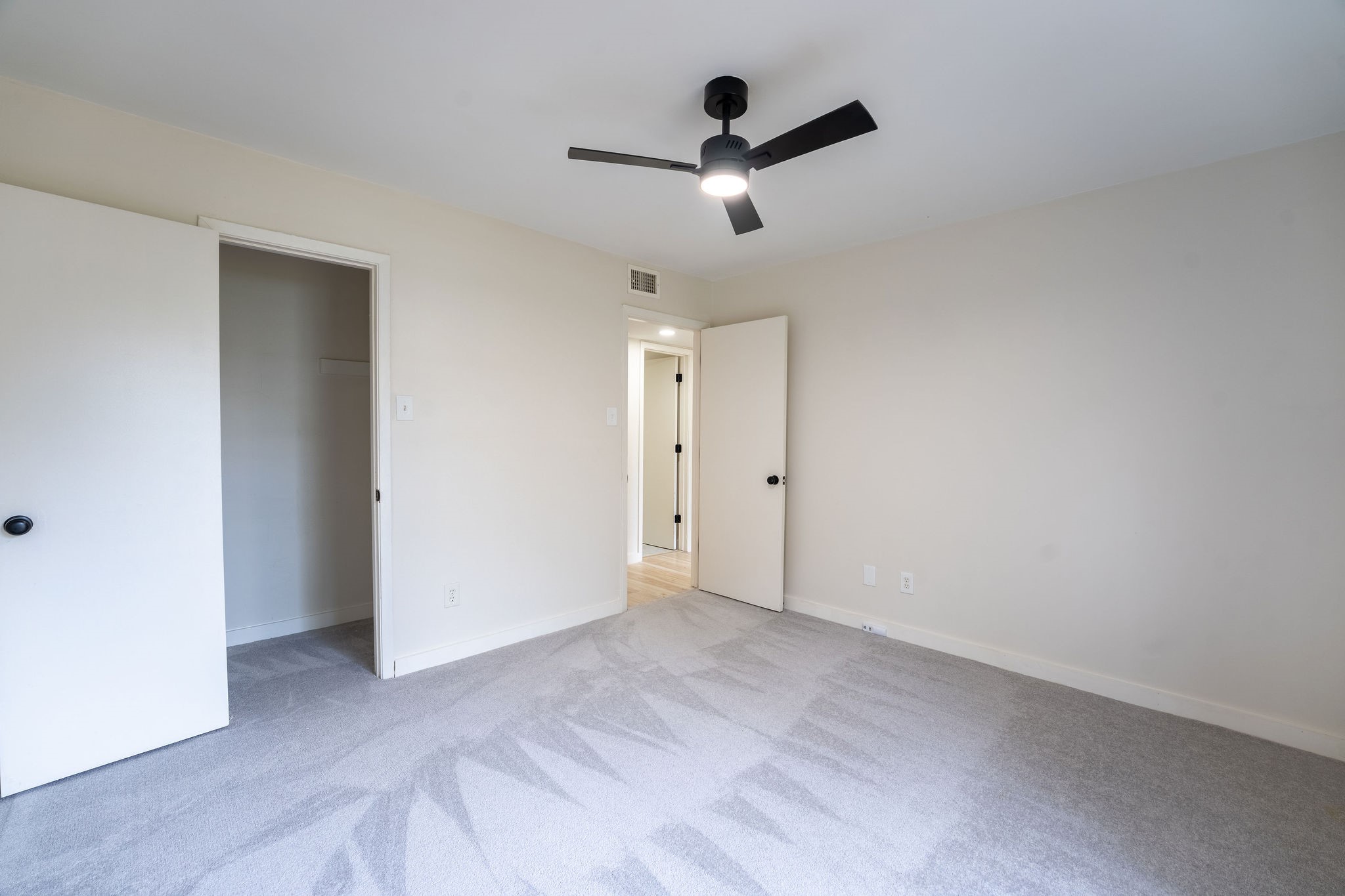 3806 Wooddale Court