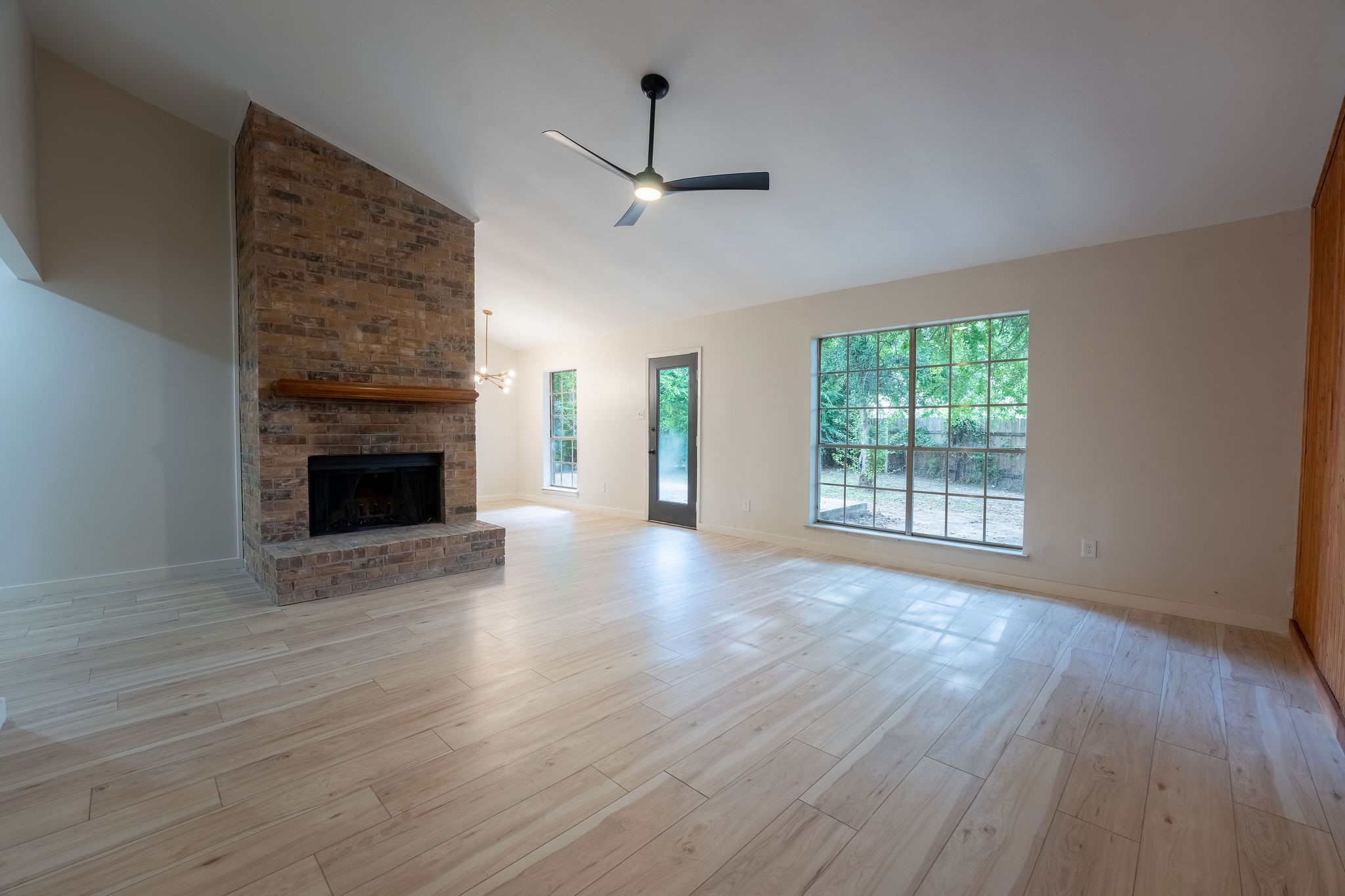 3806 Wooddale Court