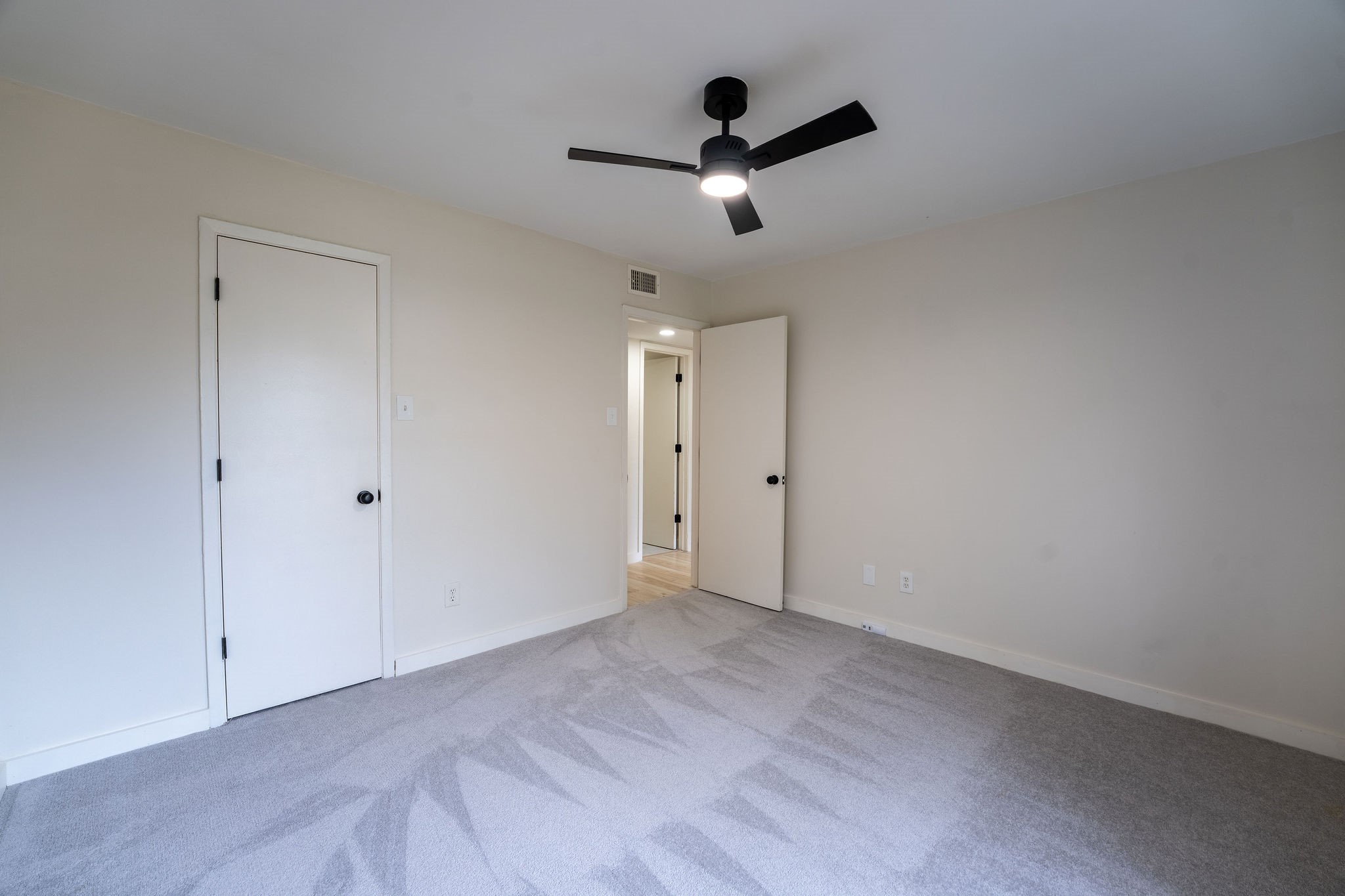 3806 Wooddale Court