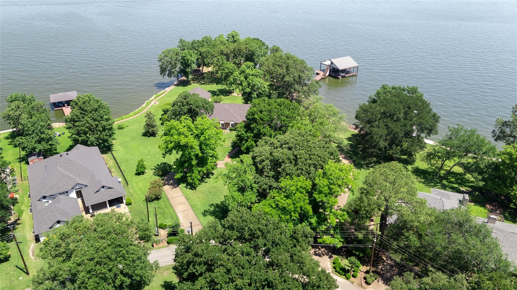 39 Lakeside Drive