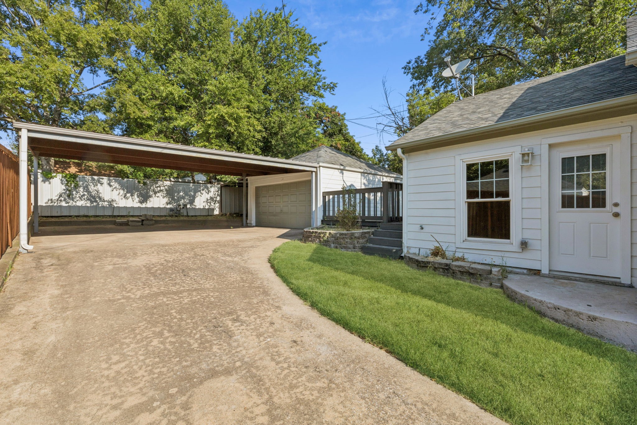 207 N Hampton Road