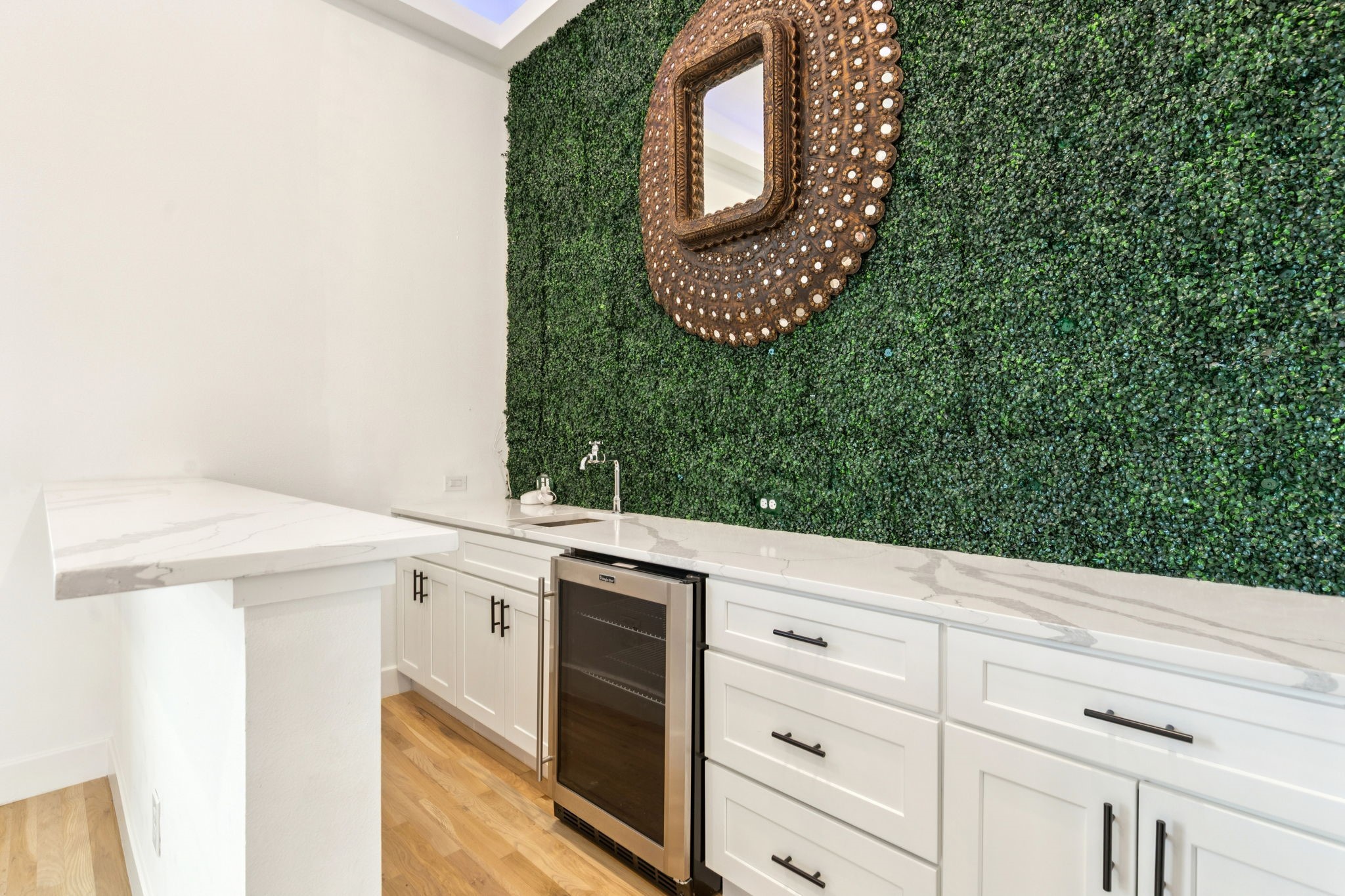 4948 Blaynes View
